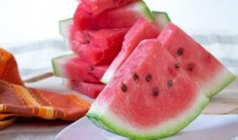 吃瓜胀肚子,揭秘消暑美食背后的健康秘密