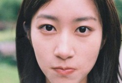 无眉吃瓜少女,揭秘校园里的独特风采