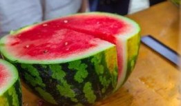 云南学院吃瓜,吃瓜群众揭秘校园美食风云