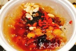 重庆观音桥吃瓜,夏日吃瓜盛地，品味街头风味