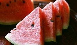 吃瓜群观图片,揭秘图片背后的故事