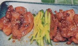 情侣吃烤肉爱吃瓜,情侣共享瓜果乐趣