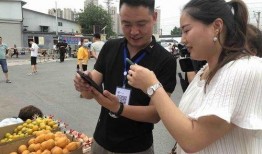 云县李幸吃瓜,吃瓜群众的快乐生活